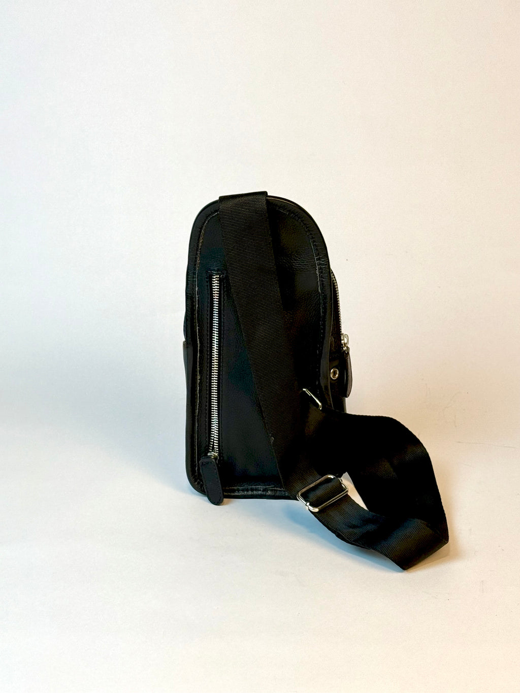 EVOCROSS Crossbody Shoulder Bag – Sleek, Functional & Compact Everyday Bag for Men & Women